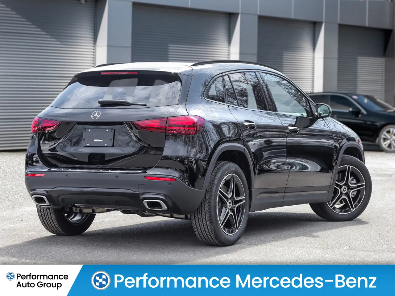 Mercedes-Benz GLA снимка Mercedes-Benz GLA