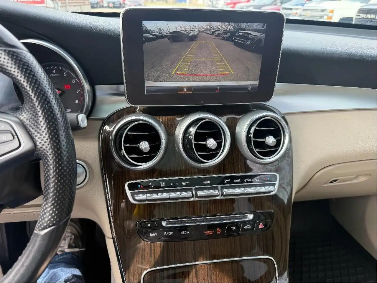 Mercedes-Benz GLC снимка Mercedes-Benz GLC