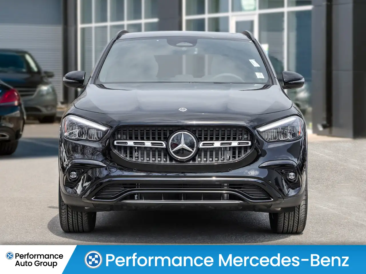 Mercedes-Benz GLA снимка Mercedes-Benz GLA