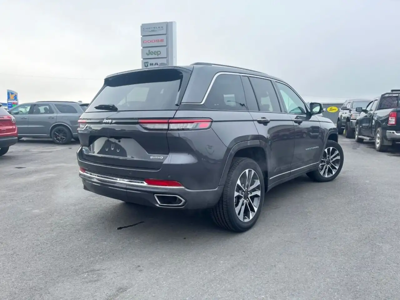 Jeep Grand Cherokee снимка Jeep Grand Cherokee