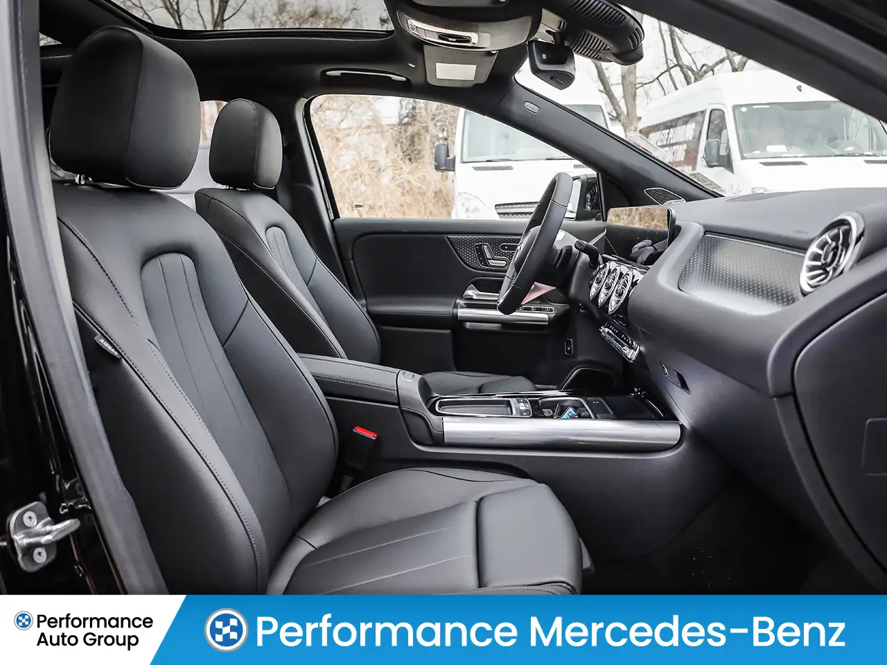 Mercedes-Benz GLA снимка Mercedes-Benz GLA