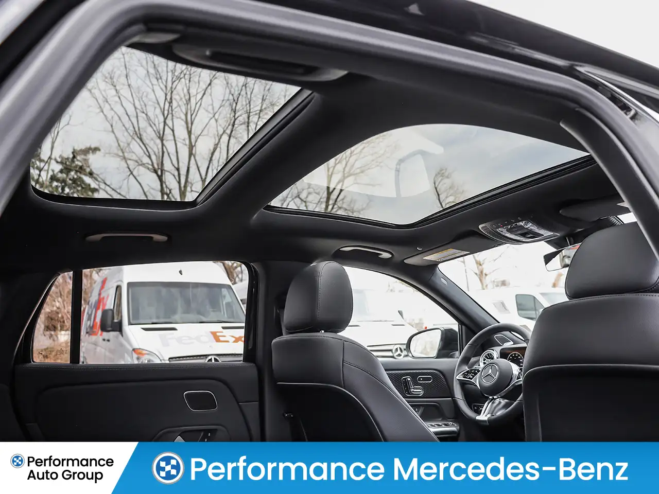 Mercedes-Benz GLA снимка Mercedes-Benz GLA