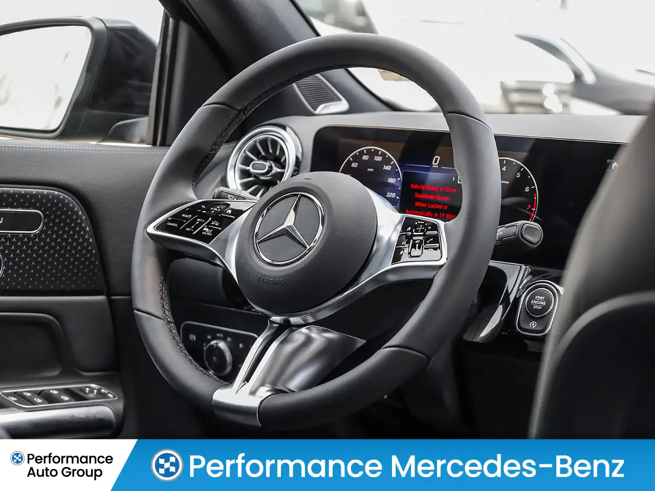 Mercedes-Benz GLA снимка Mercedes-Benz GLA