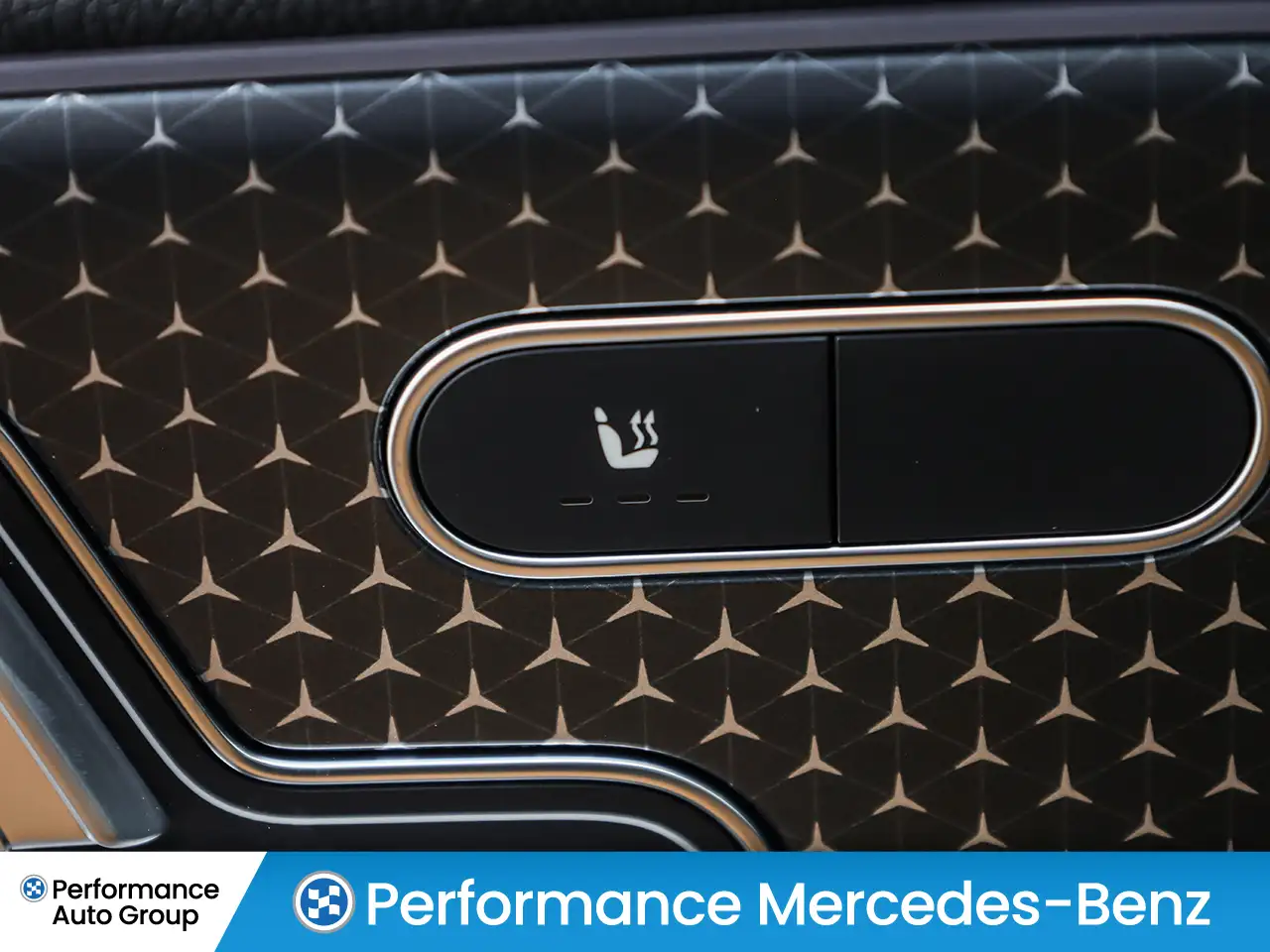Mercedes-Benz GLA снимка Mercedes-Benz GLA