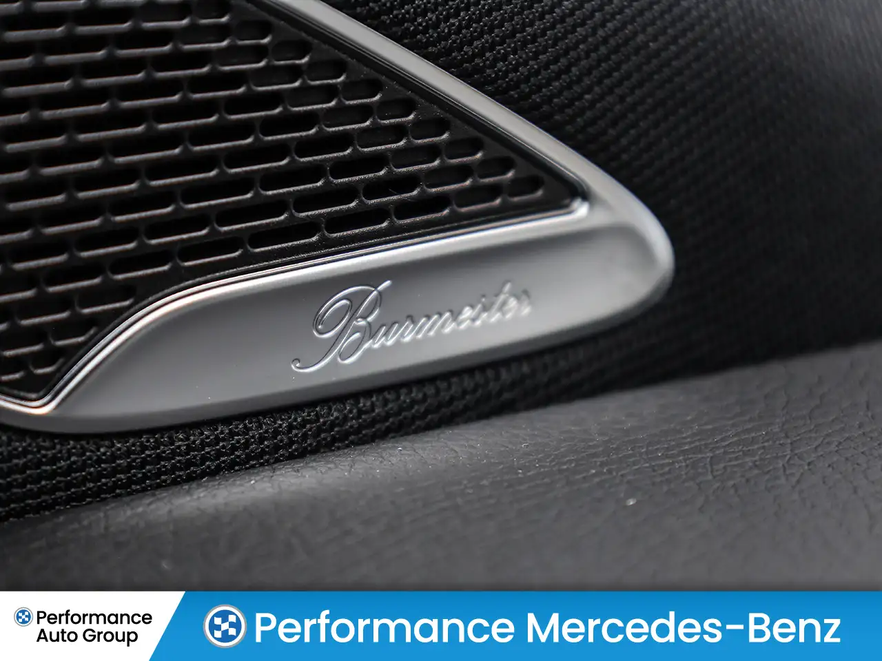 Mercedes-Benz GLA снимка Mercedes-Benz GLA