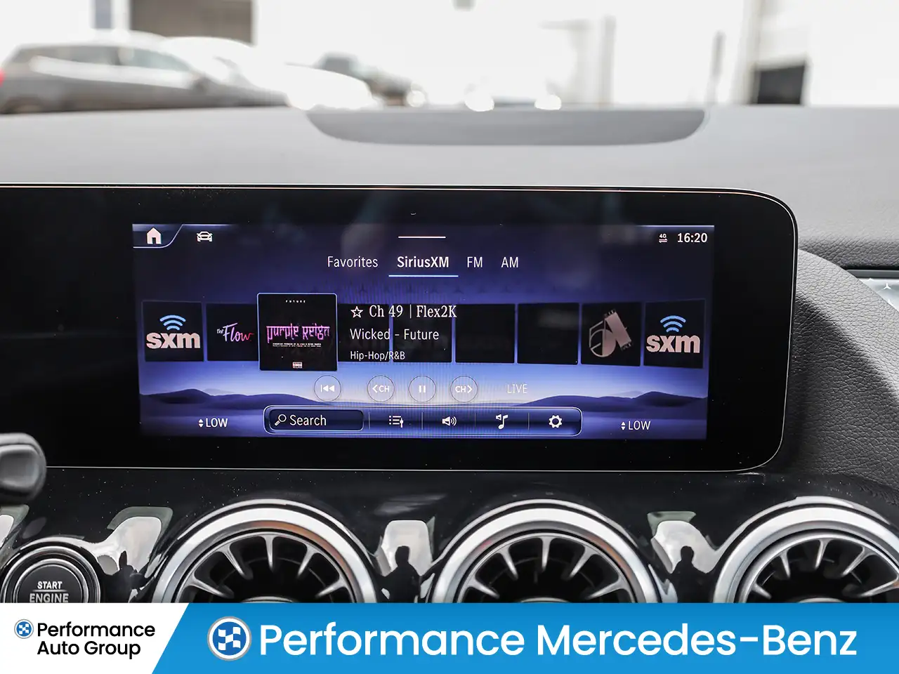 Mercedes-Benz GLA снимка Mercedes-Benz GLA