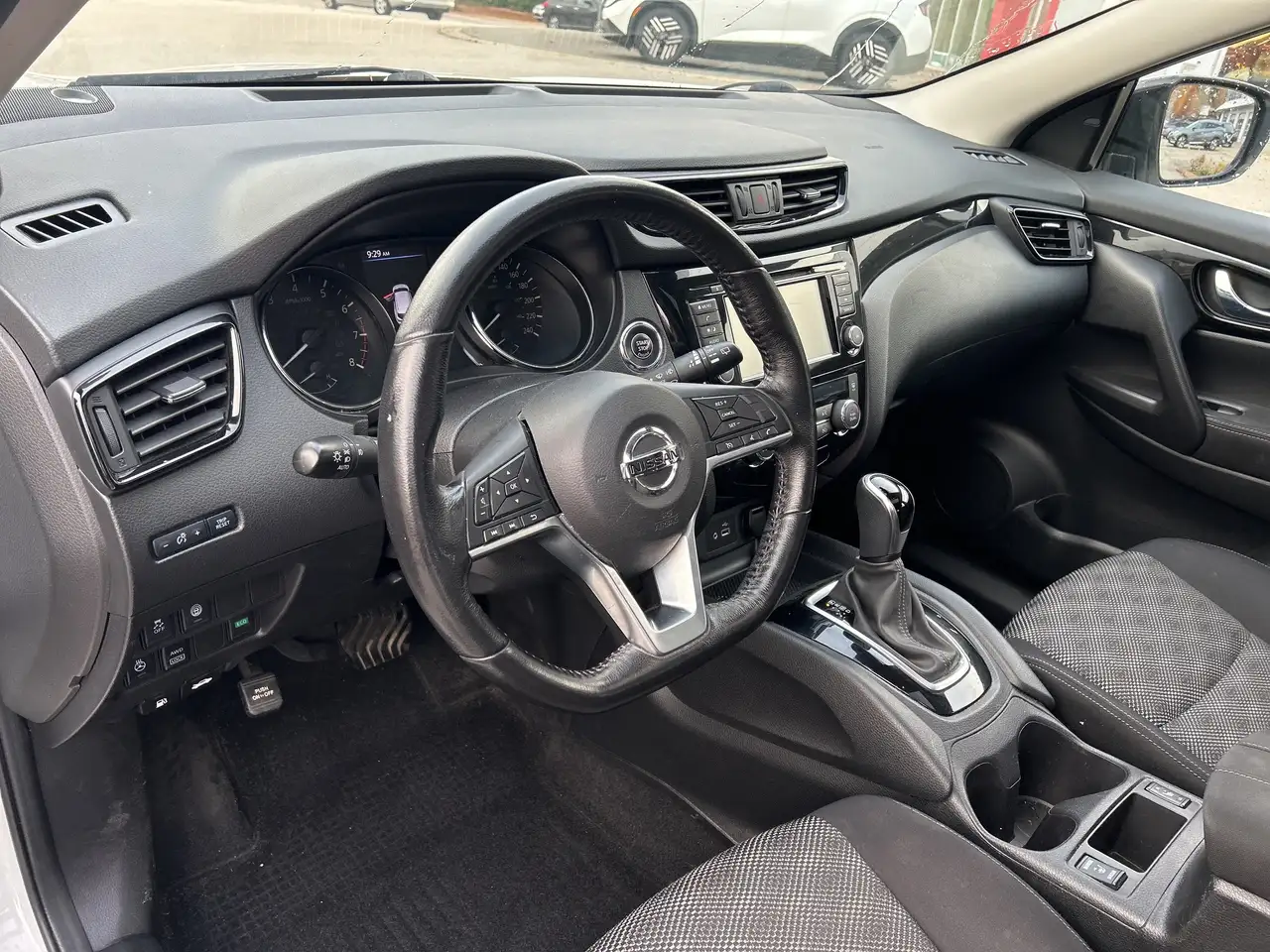 Nissan Qashqai снимка Nissan Qashqai