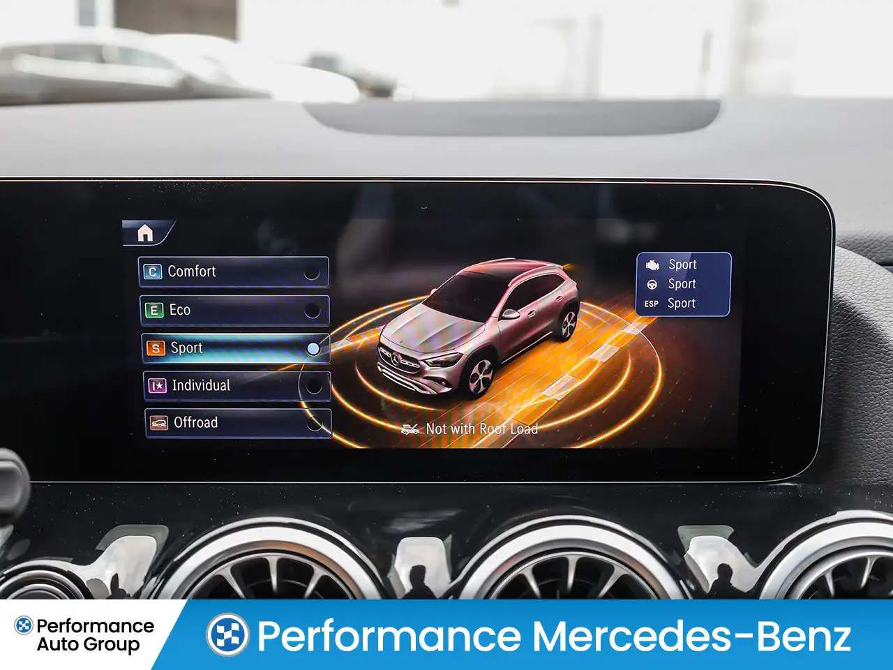 Mercedes-Benz GLA снимка Mercedes-Benz GLA