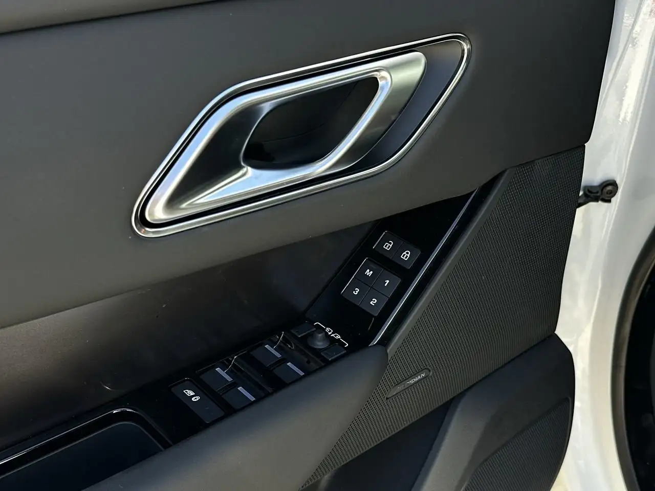 Land Rover Range Rover Velar снимка Land Rover Range Rover Velar