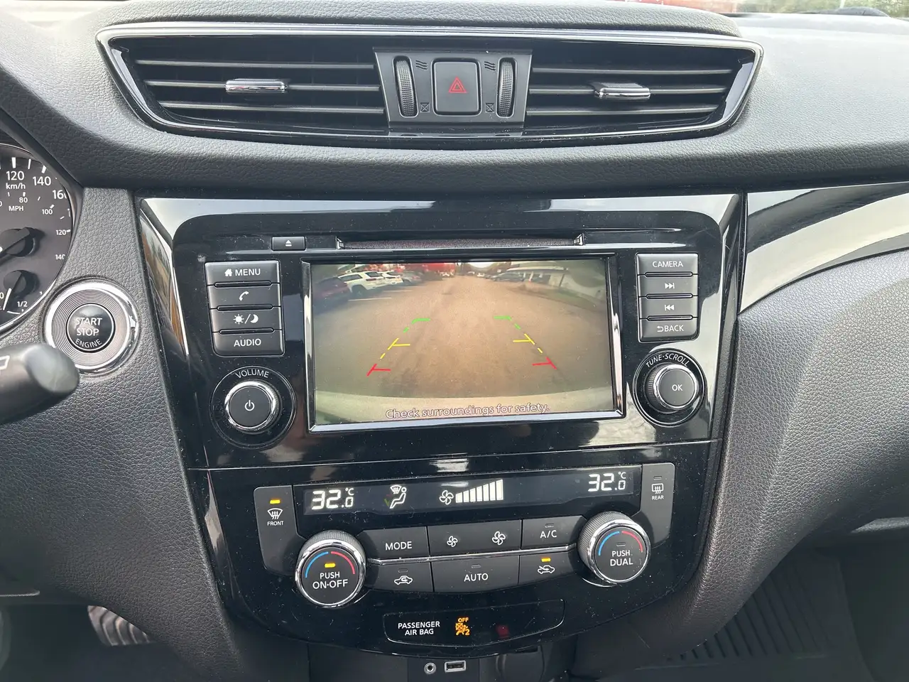 Nissan Qashqai снимка Nissan Qashqai
