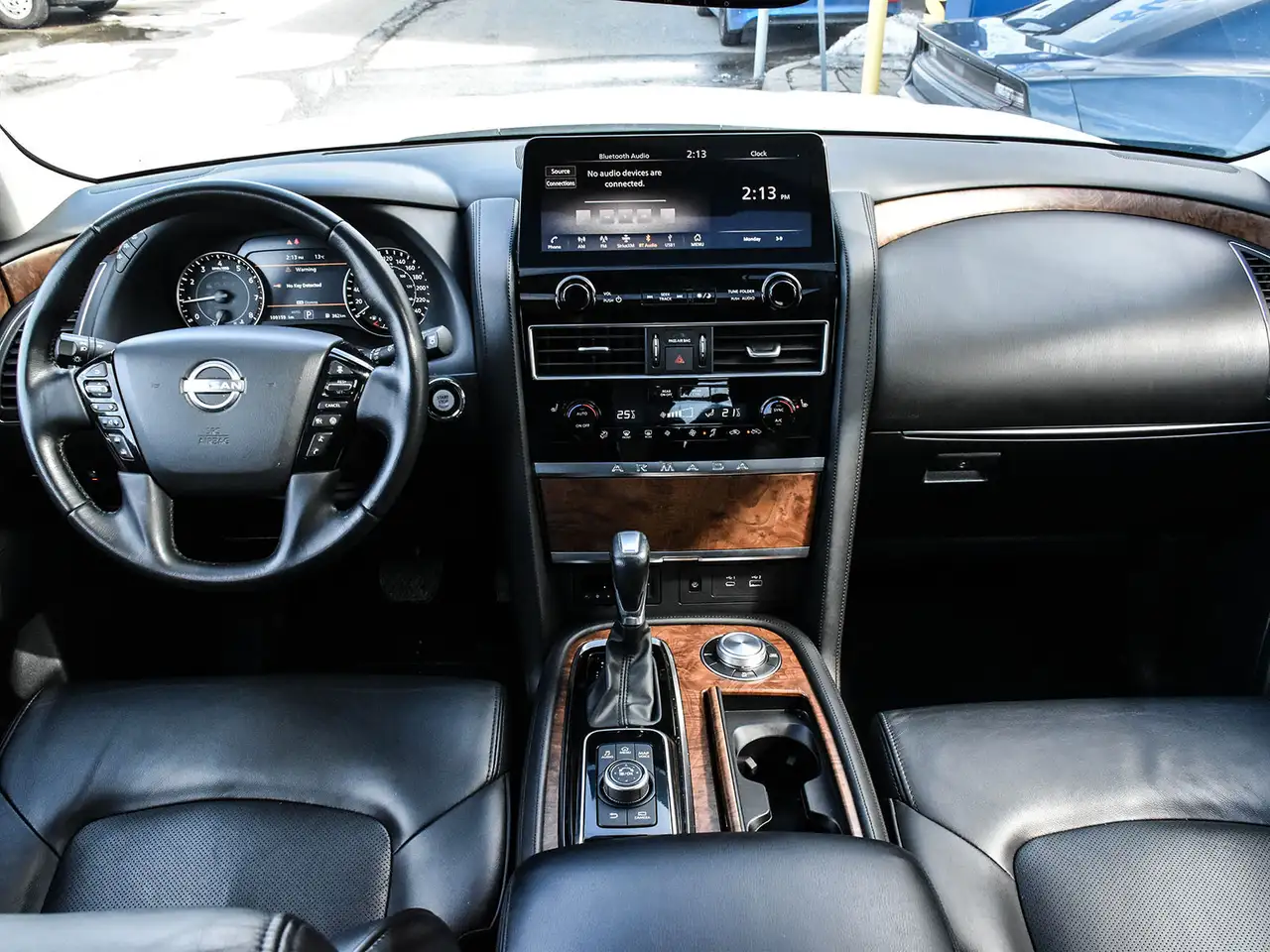 Nissan Armada снимка Nissan Armada