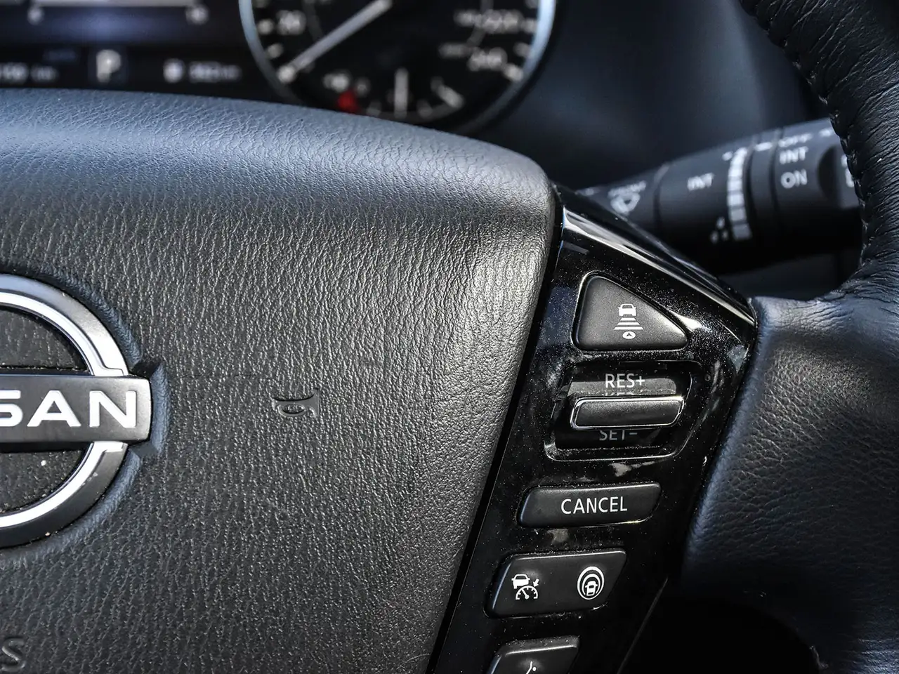 Nissan Armada снимка Nissan Armada
