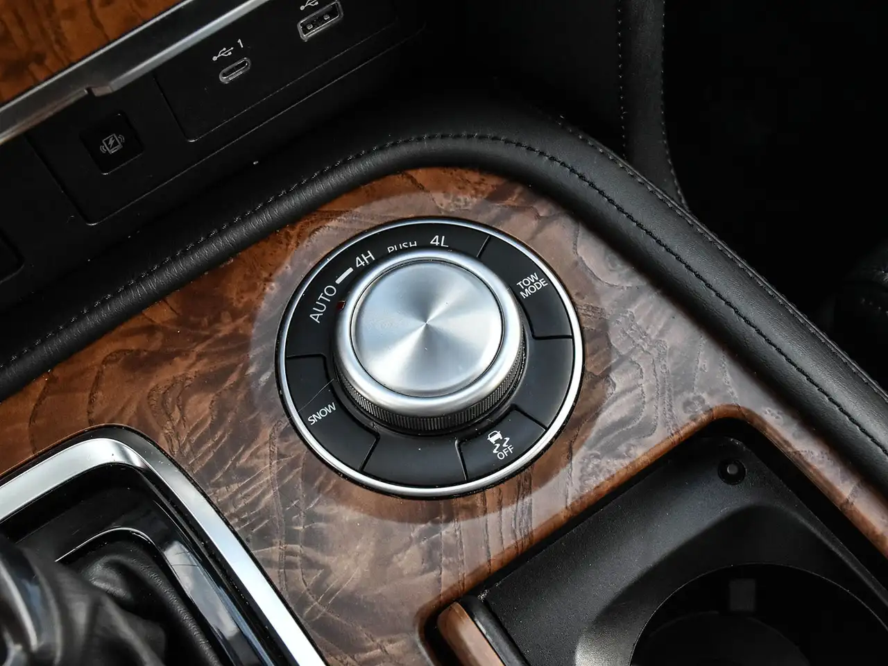 Nissan Armada снимка Nissan Armada