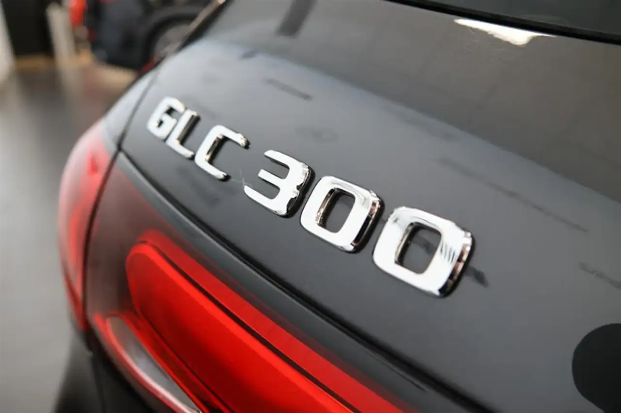 Mercedes-Benz GLC снимка Mercedes-Benz GLC