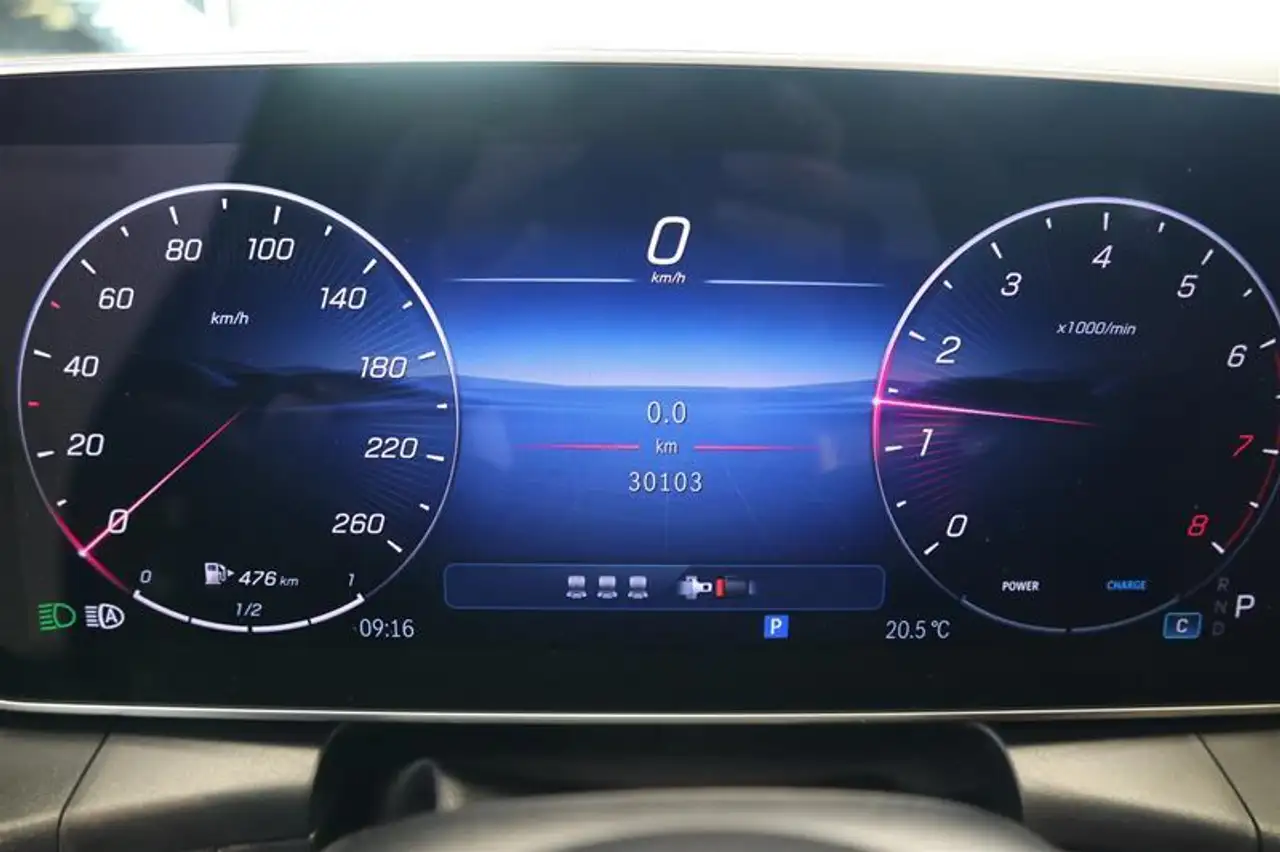 Mercedes-Benz GLC снимка Mercedes-Benz GLC