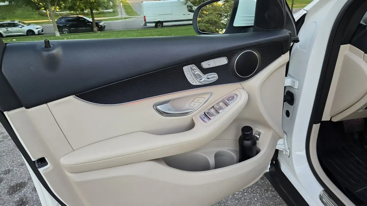 Mercedes-Benz GLC photo Mercedes-Benz GLC