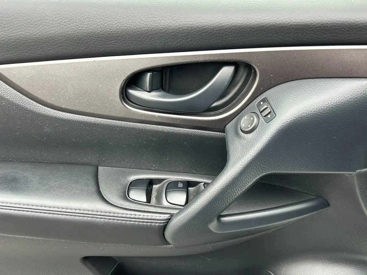 Nissan Qashqai снимка Nissan Qashqai