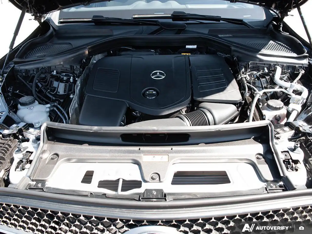 Mercedes-Benz GLC снимка Mercedes-Benz GLC