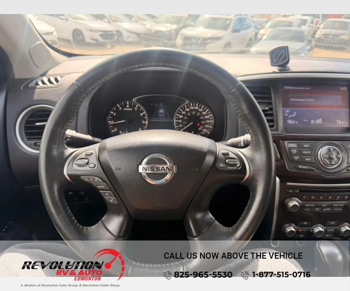 Nissan Pathfinder снимка Nissan Pathfinder