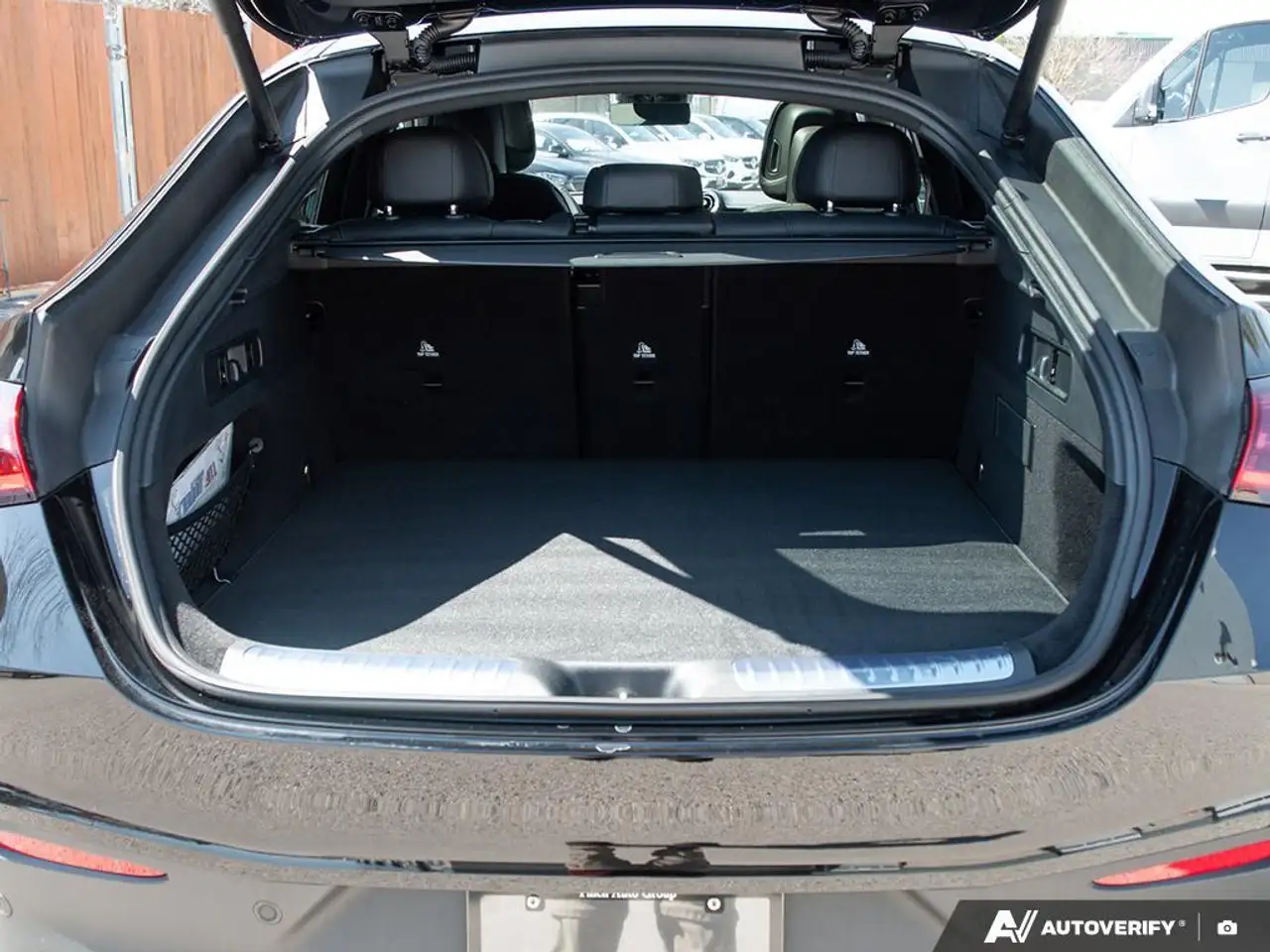 Mercedes-Benz GLC снимка Mercedes-Benz GLC