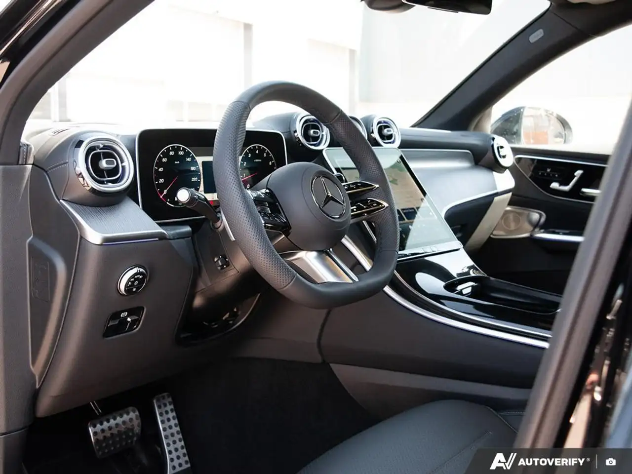 Mercedes-Benz GLC снимка Mercedes-Benz GLC