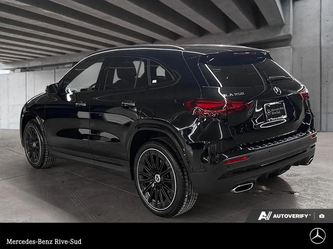 Mercedes-Benz GLA снимка Mercedes-Benz GLA