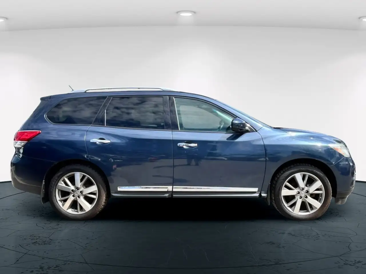 Nissan Pathfinder photo Nissan Pathfinder