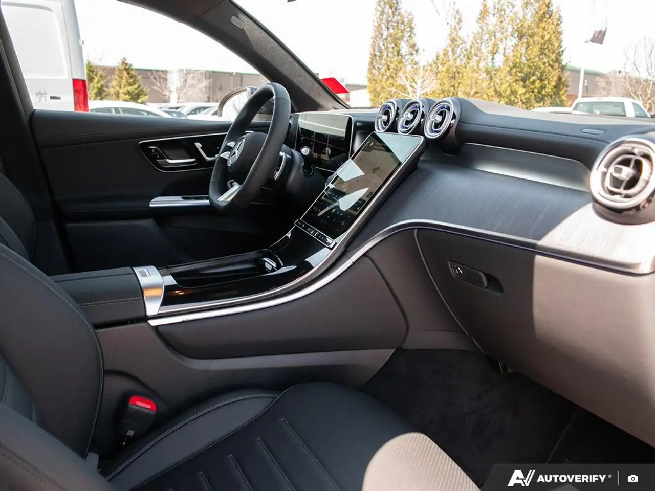 Mercedes-Benz GLC снимка Mercedes-Benz GLC