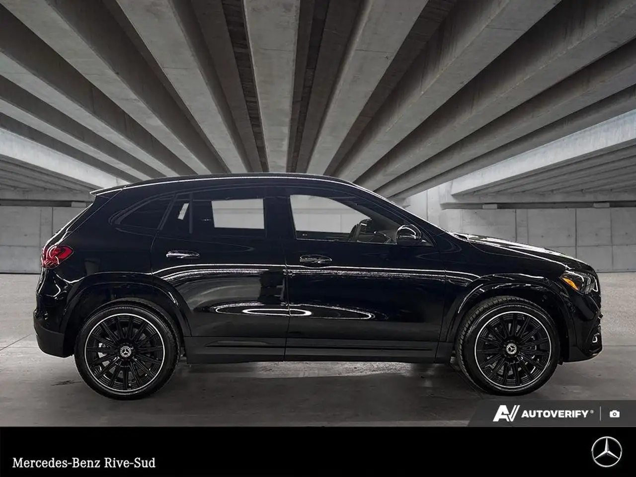 Mercedes-Benz GLA снимка Mercedes-Benz GLA