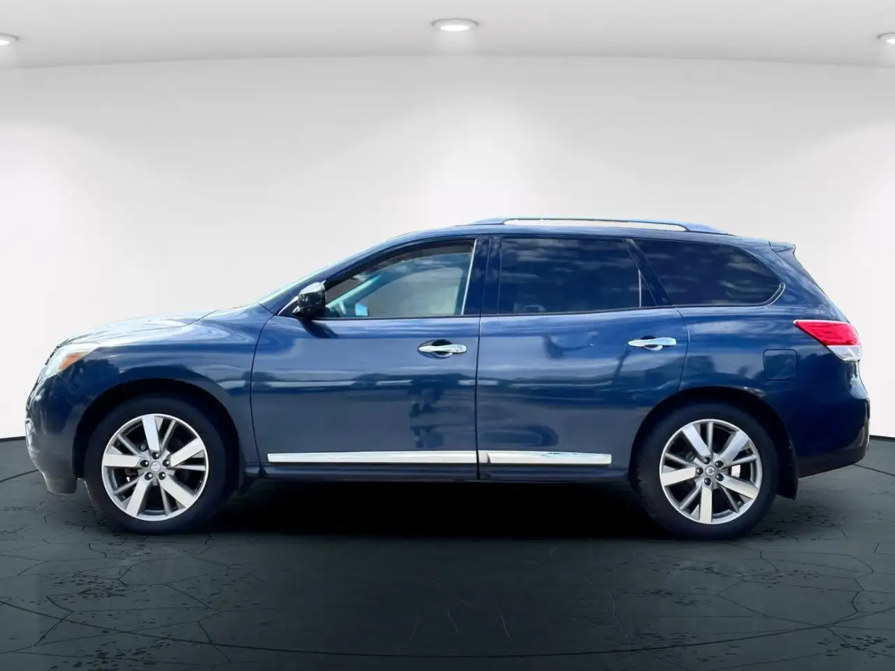 Nissan Pathfinder photo Nissan Pathfinder