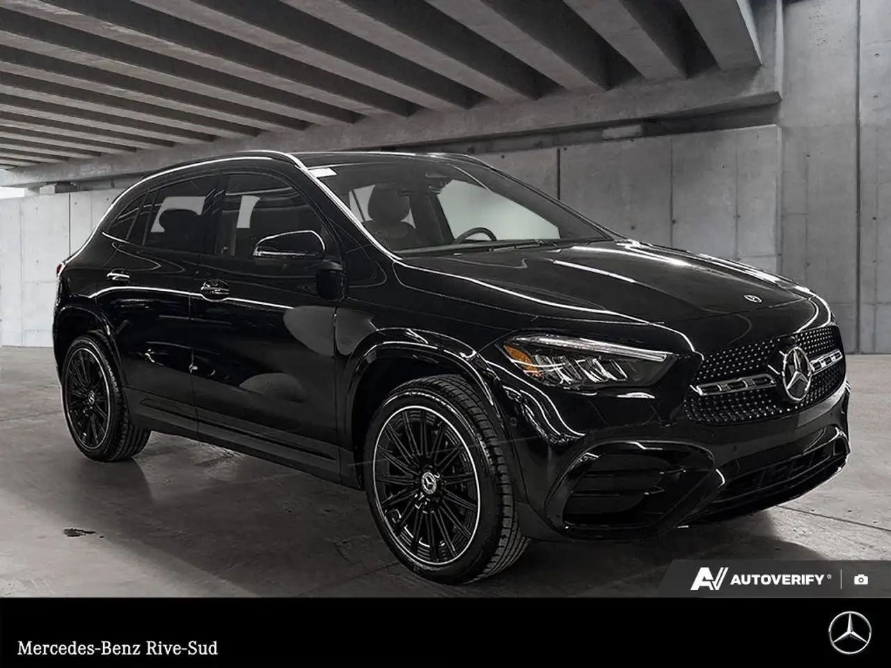 Mercedes-Benz GLA снимка Mercedes-Benz GLA