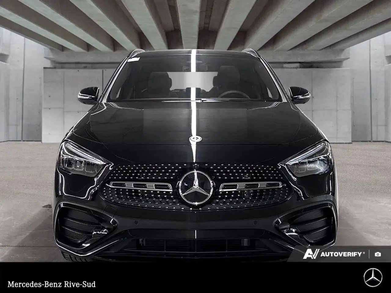 Mercedes-Benz GLA снимка Mercedes-Benz GLA