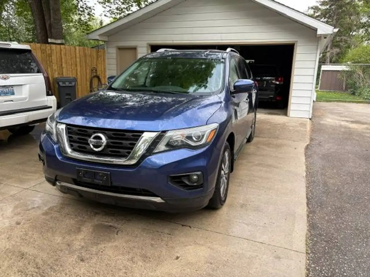 Nissan Pathfinder photo Nissan Pathfinder