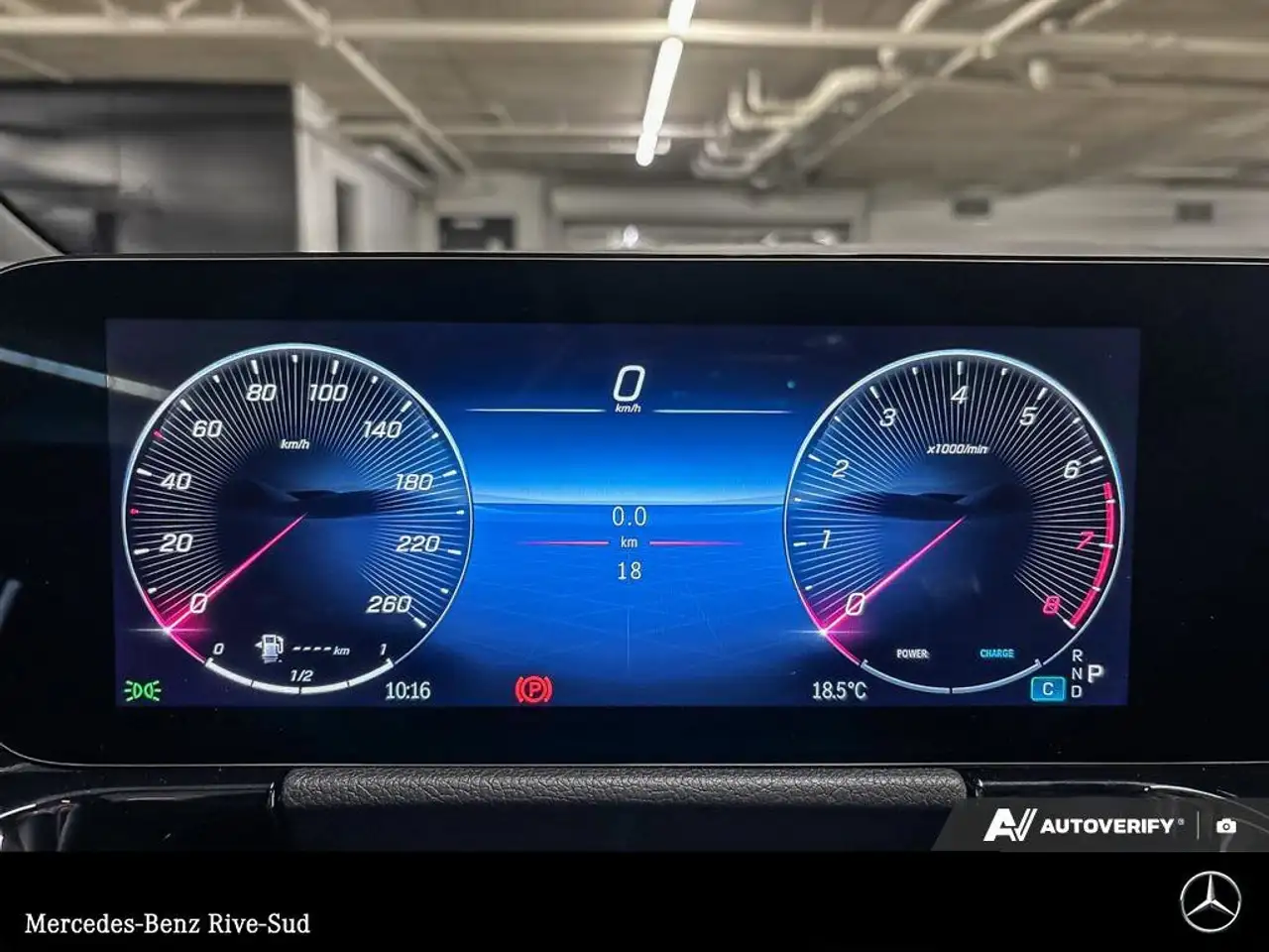 Mercedes-Benz GLA снимка Mercedes-Benz GLA