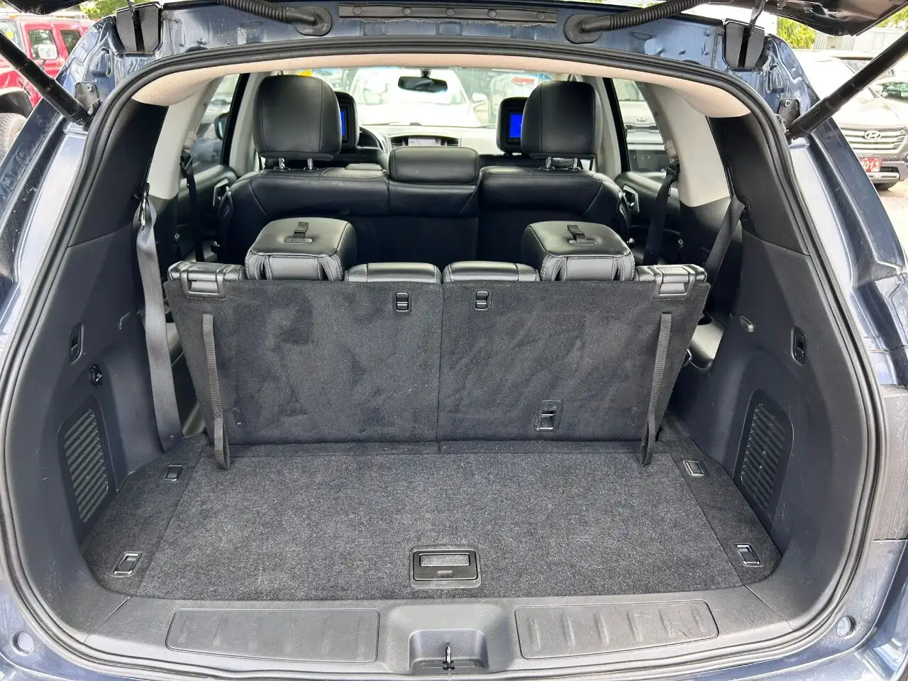 Nissan Pathfinder photo Nissan Pathfinder
