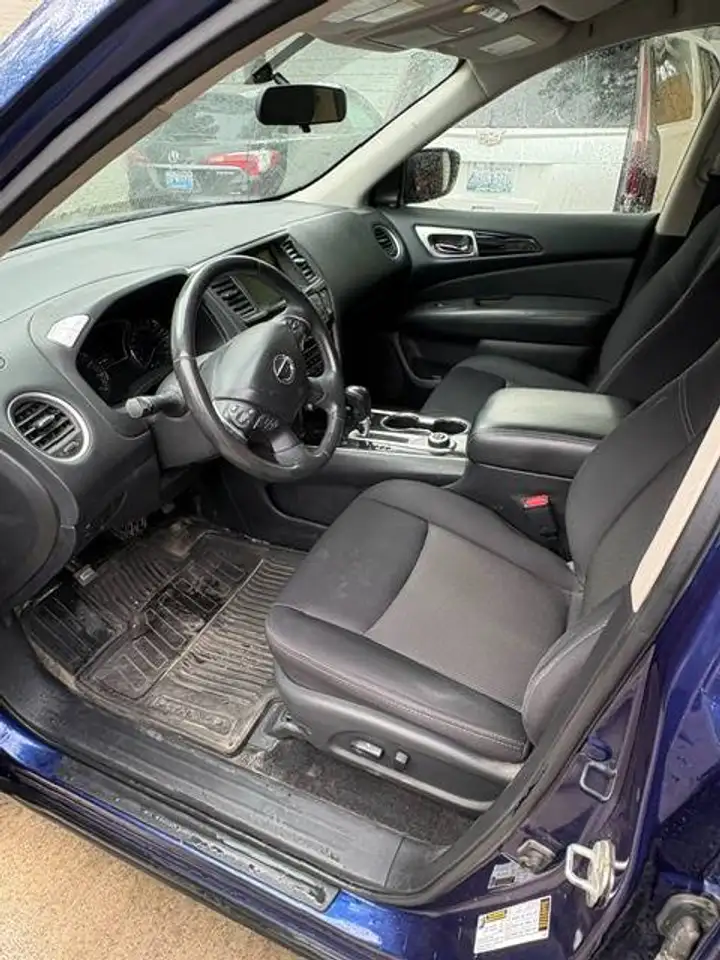 Nissan Pathfinder photo Nissan Pathfinder