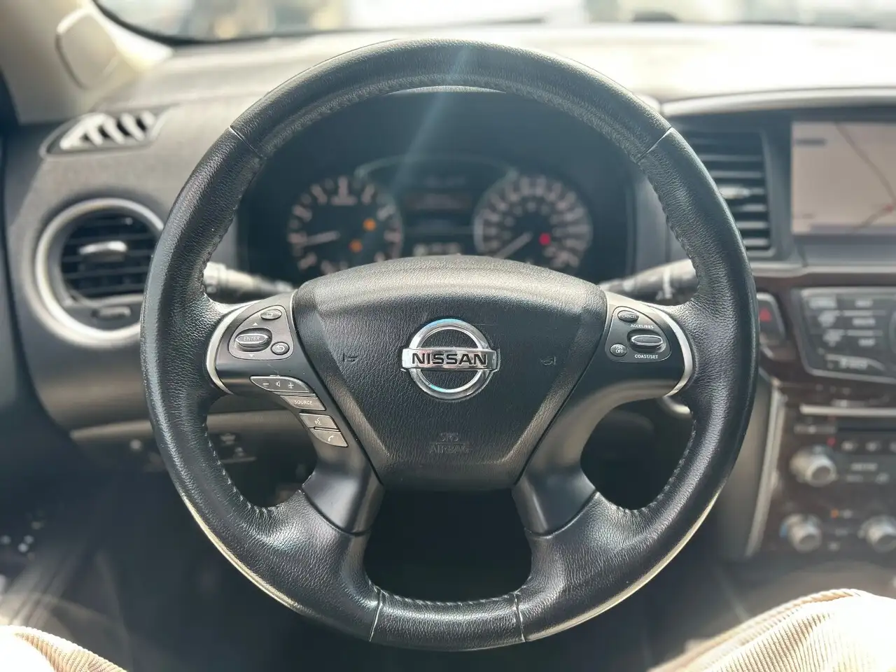 Nissan Pathfinder photo Nissan Pathfinder