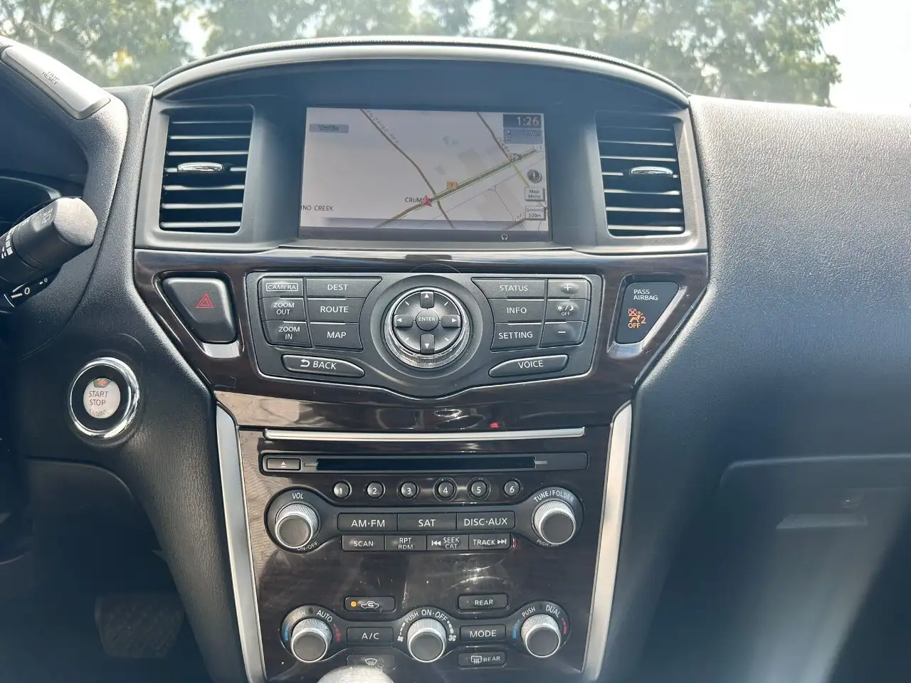 Nissan Pathfinder photo Nissan Pathfinder