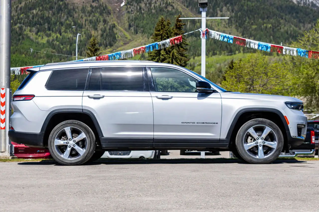 Jeep Grand Cherokee снимка Jeep Grand Cherokee