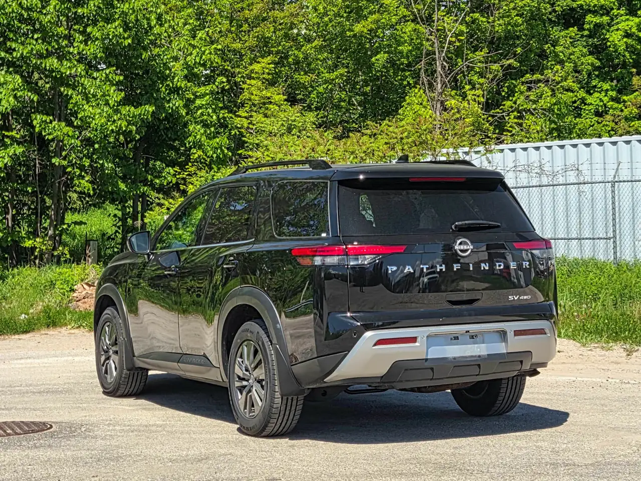 Nissan Pathfinder снимка Nissan Pathfinder