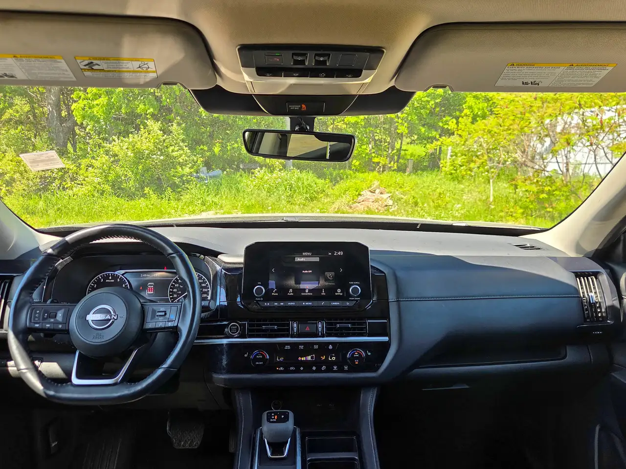 Nissan Pathfinder снимка Nissan Pathfinder