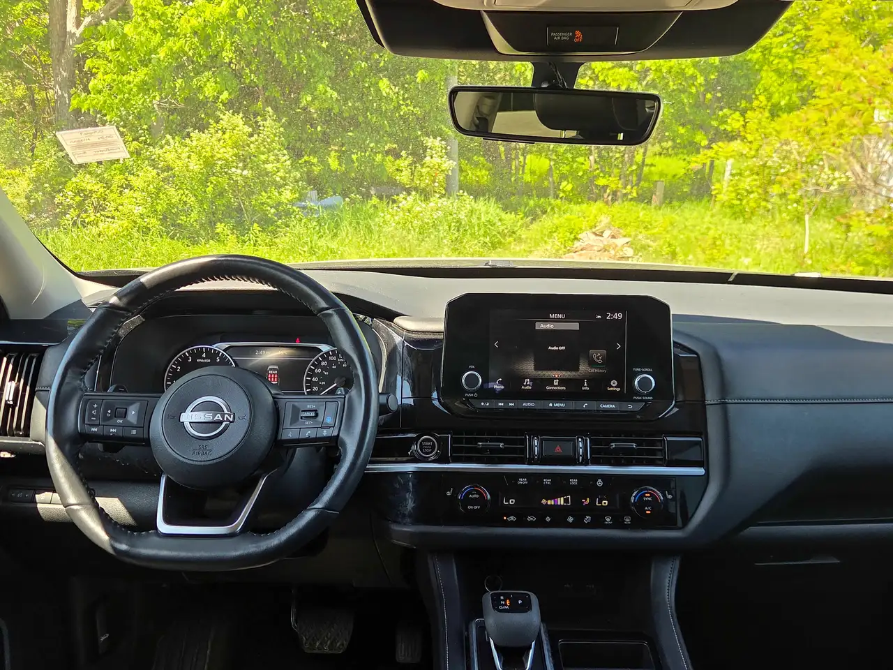 Nissan Pathfinder снимка Nissan Pathfinder