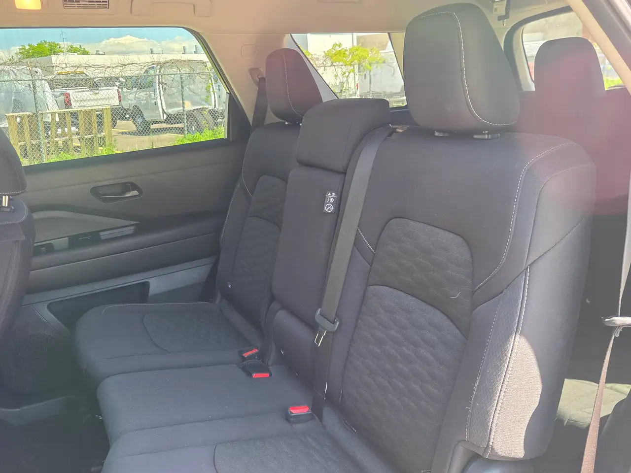 Nissan Pathfinder снимка Nissan Pathfinder