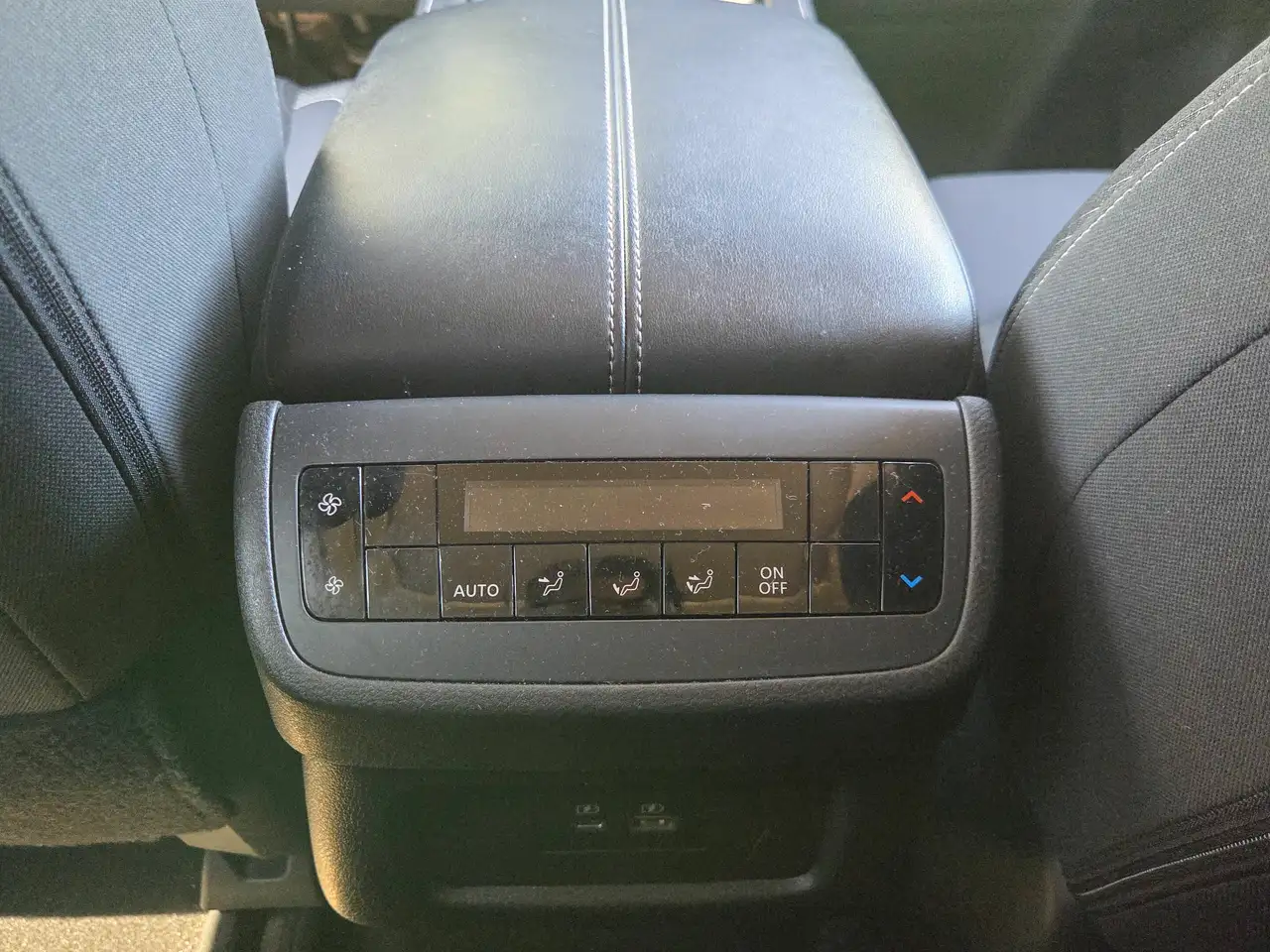 Nissan Pathfinder снимка Nissan Pathfinder