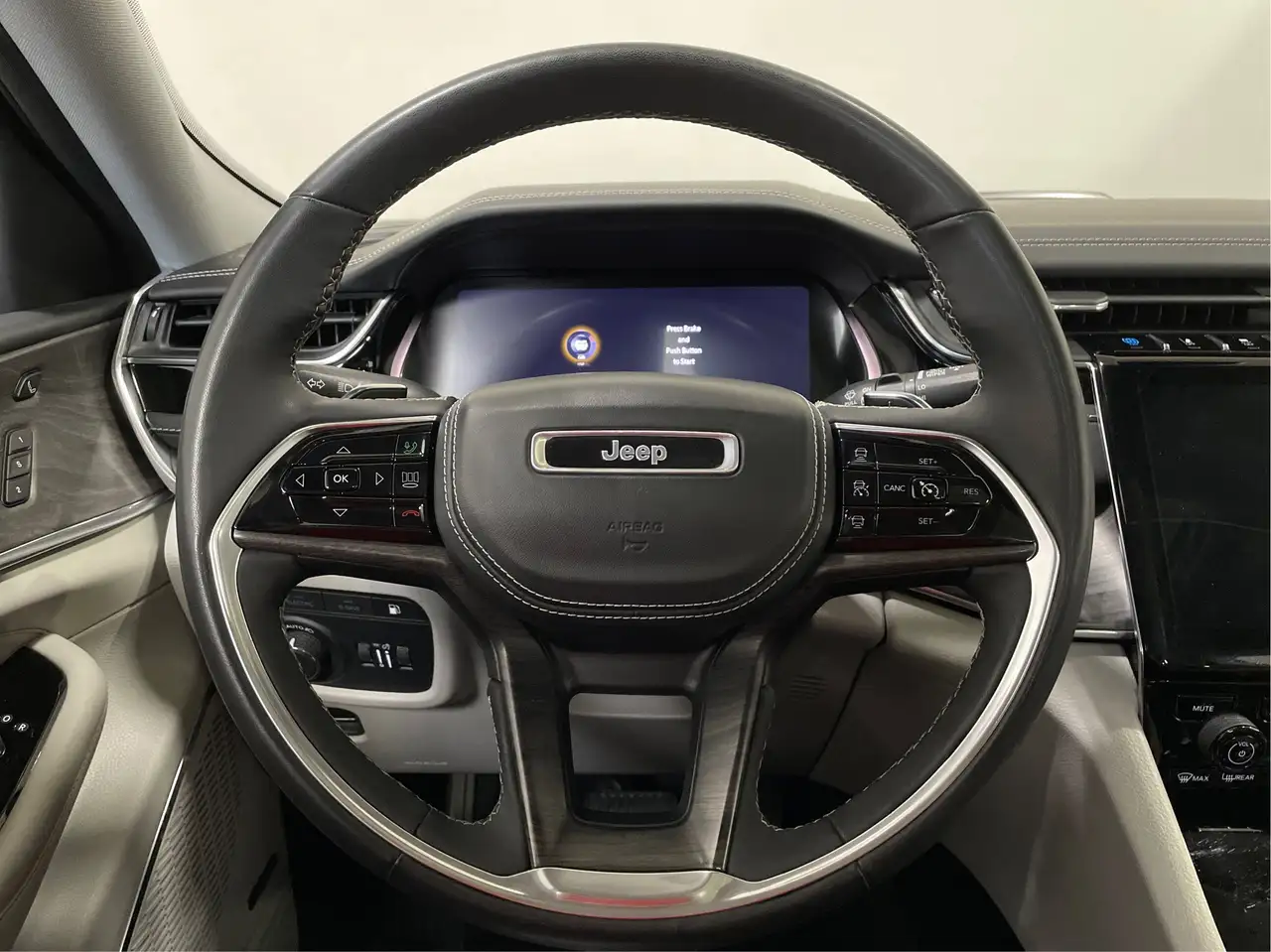Jeep Grand Cherokee снимка Jeep Grand Cherokee