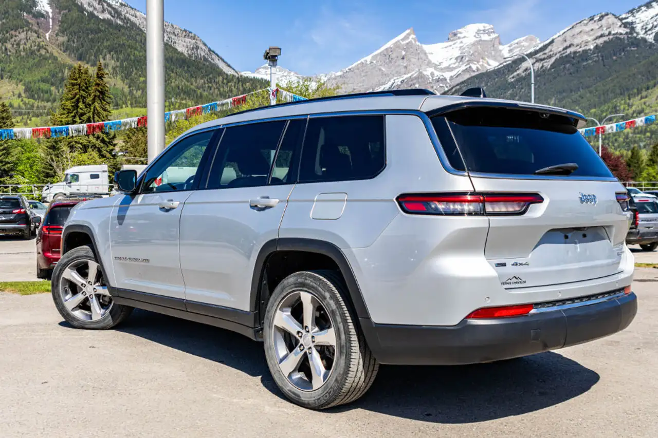 Jeep Grand Cherokee снимка Jeep Grand Cherokee