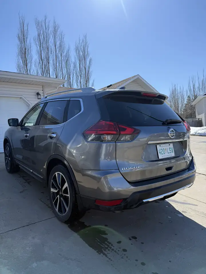 Nissan Rogue снимка Nissan Rogue