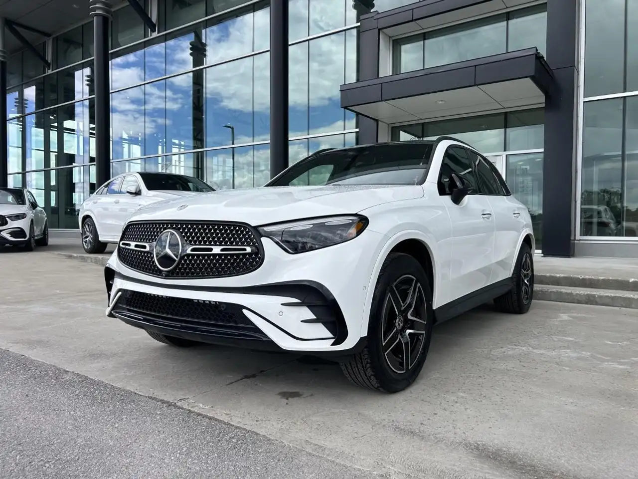 Mercedes-Benz GLC снимка Mercedes-Benz GLC
