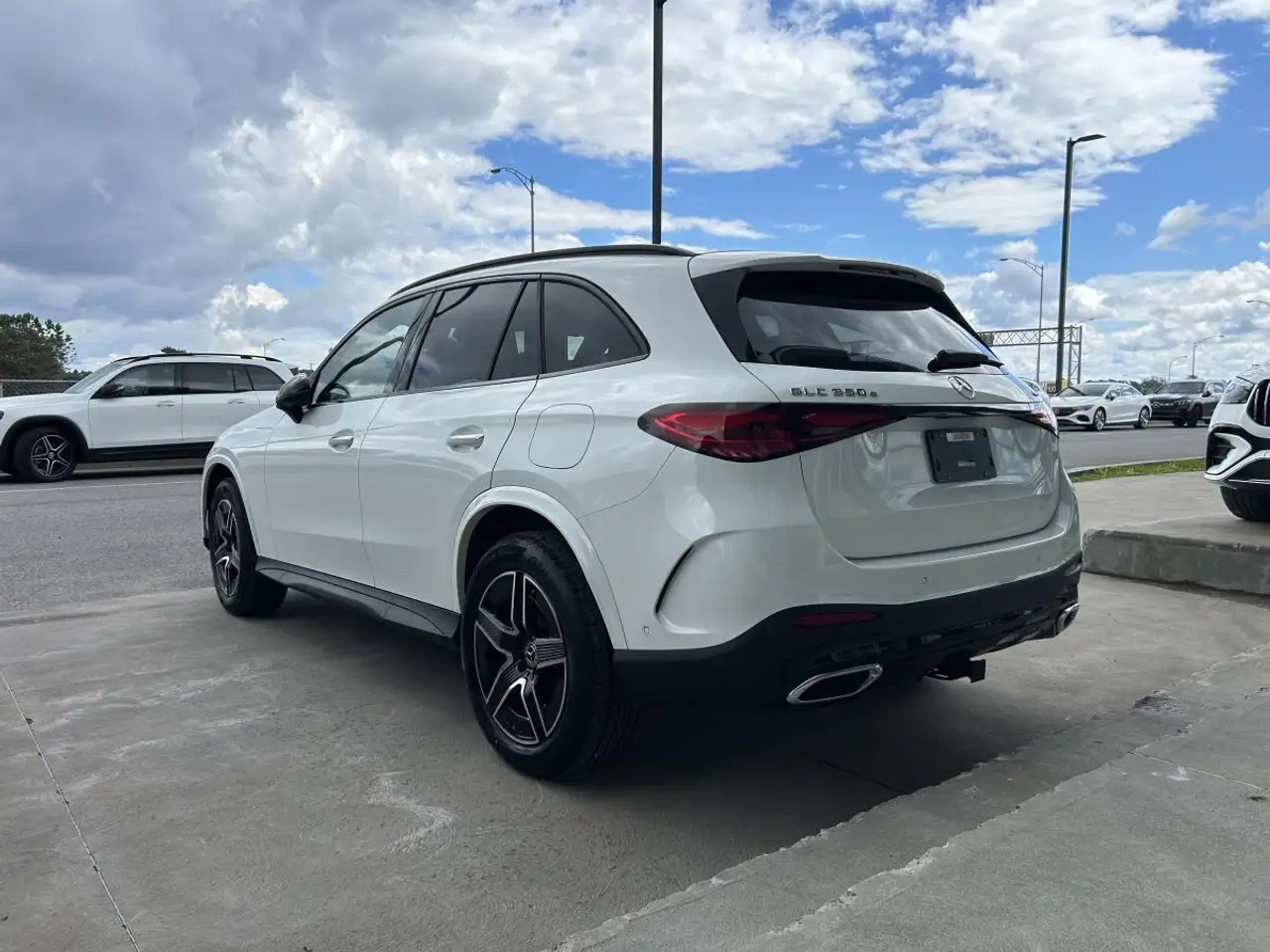 Mercedes-Benz GLC снимка Mercedes-Benz GLC
