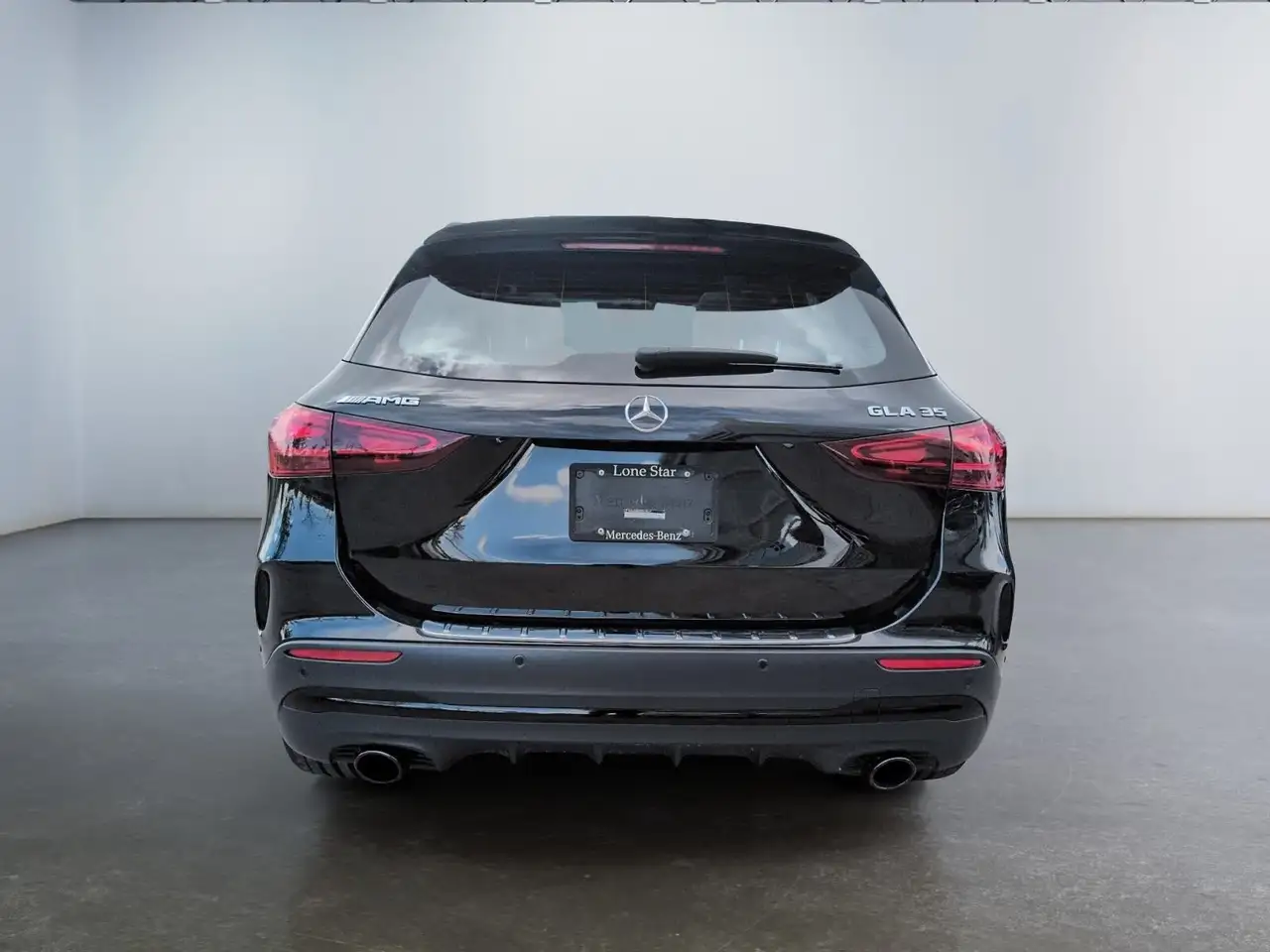 Mercedes-Benz GLA снимка Mercedes-Benz GLA